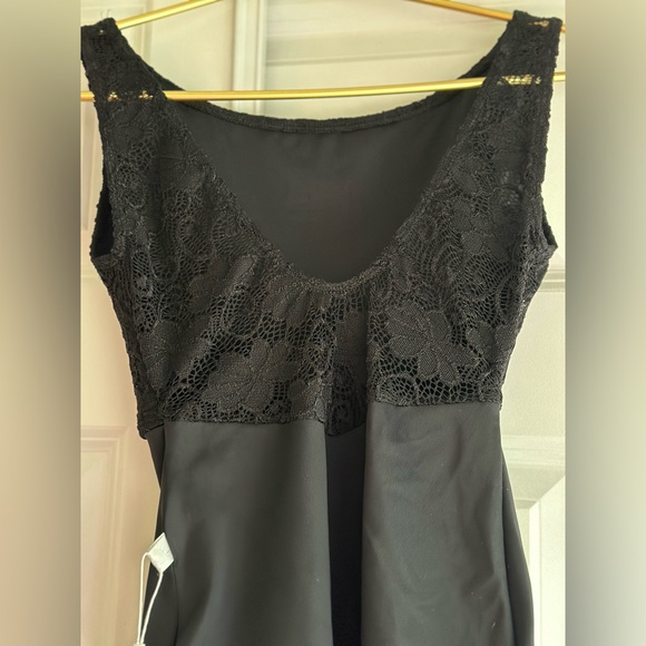 Class In Black Lace Leotard - Picture 5 of 5